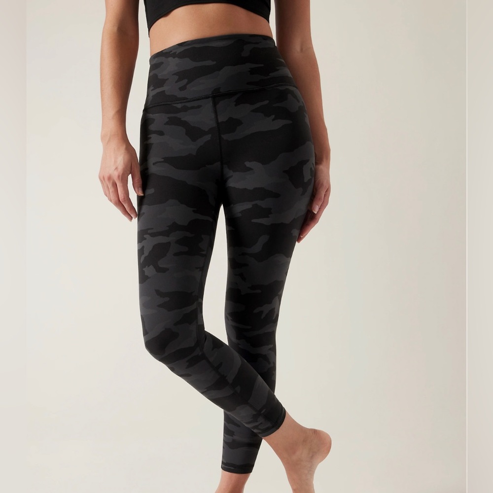 Athleta black grey camp elation leggings